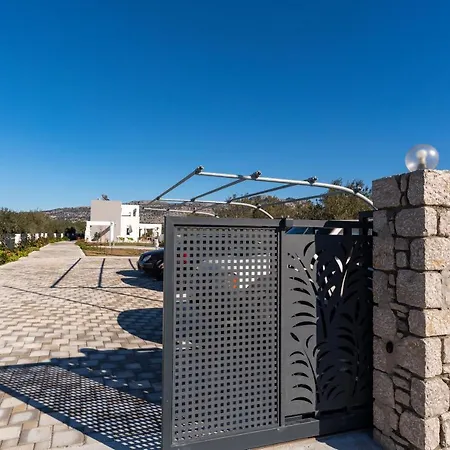 Domus Oliva Holiday home Haraki