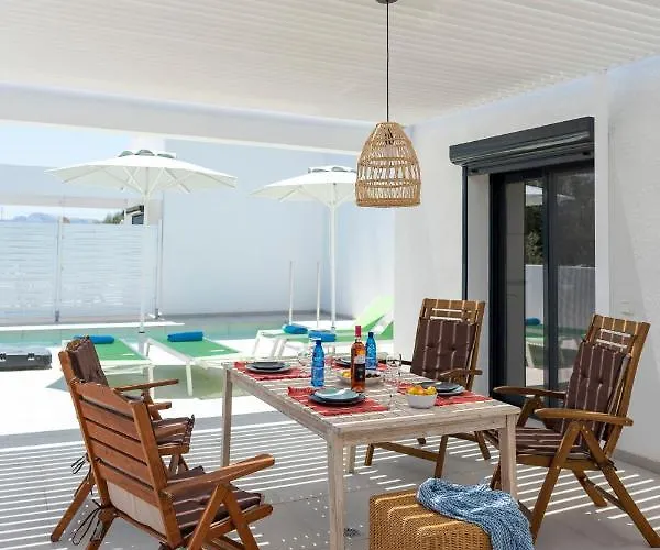 Domus Oliva شاراكي